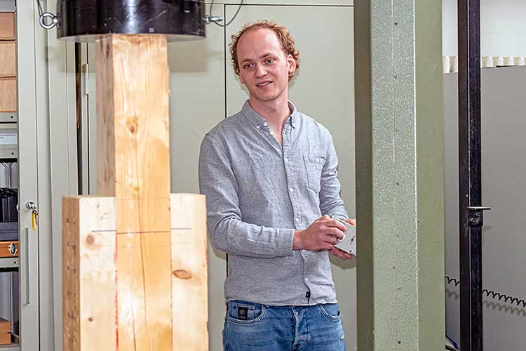 Sebastian Krug, Promovend und wissenschaftlicher Mitarbeiter am Institut für Holzbau der Hochschule Biberach (Foto: HBC) 